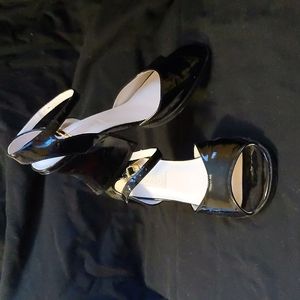 Jeune Italie Glossy Black Chunky High Heels